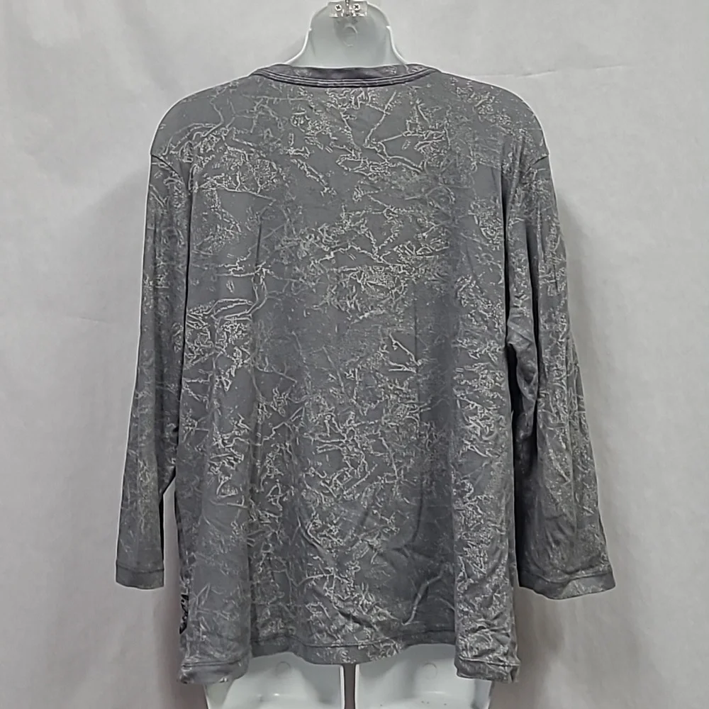 Top - Picture 2 of 6